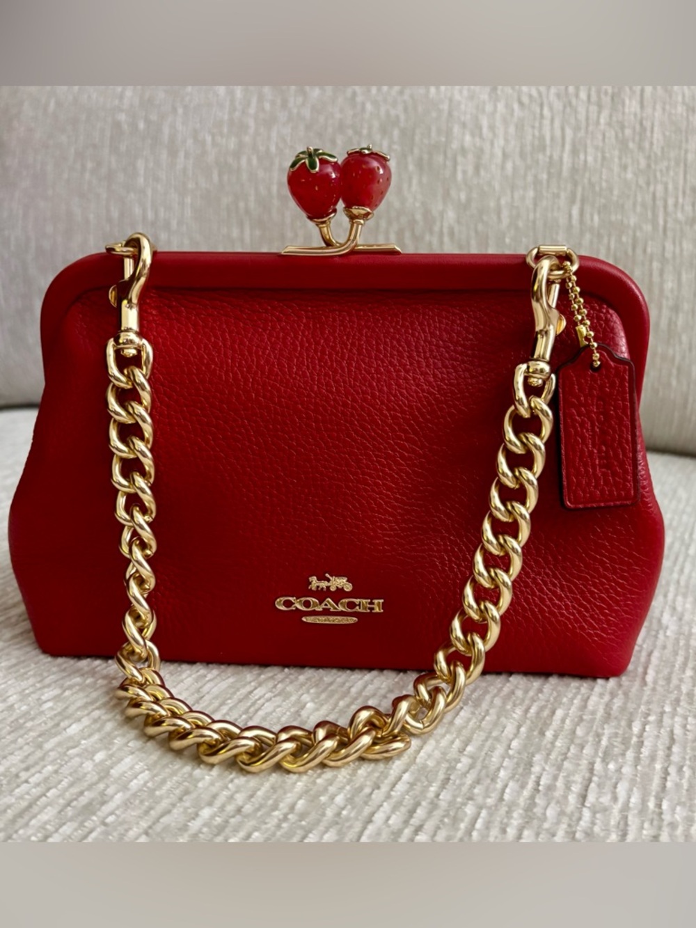 Coach Nora Kisslock Crossbody Strawberry Electric Red Pebble Leather Gold Chain